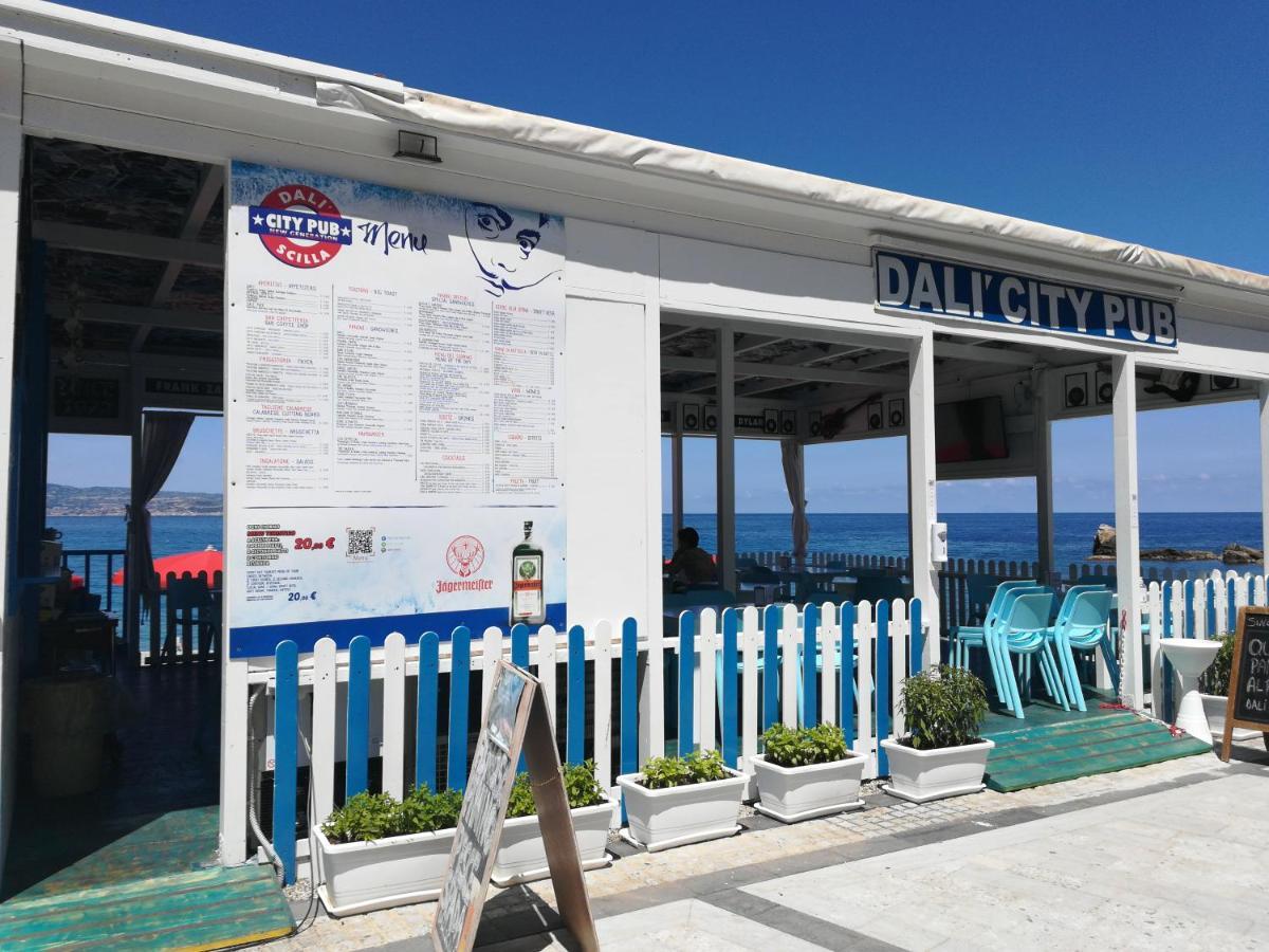 B&B A Due Passi Dal Mare Scilla Eksteriør bilde